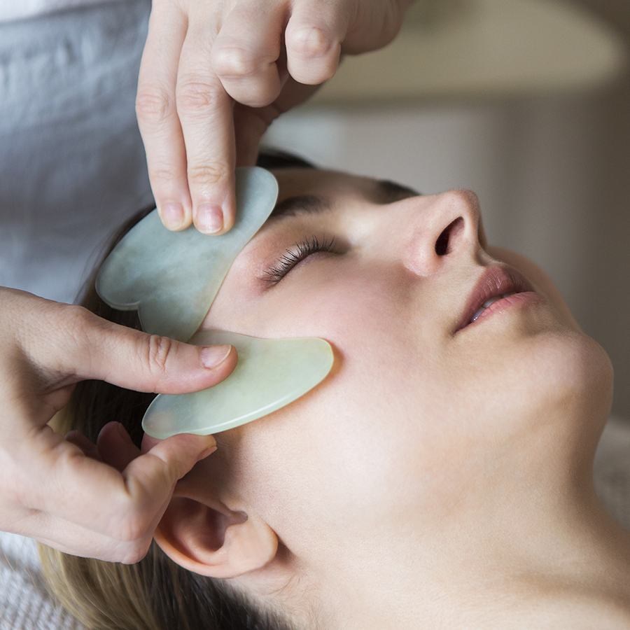 Facial Contouring With Gua Sha